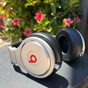 Beats by Dr. Dre Pro - Over the Ear Wired Headphones